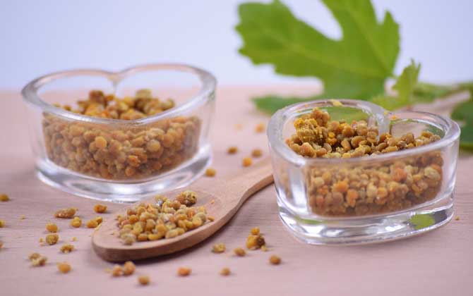 蜂花粉的作用與功效及食用方法 蜂花粉