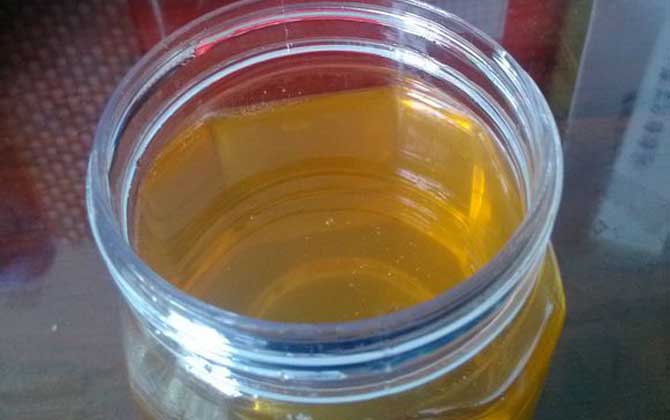 喝蜂蜜水有很多好處,同樣也可能有壞處,關(guān)鍵在于喝法正不正確! 蜂蜜水