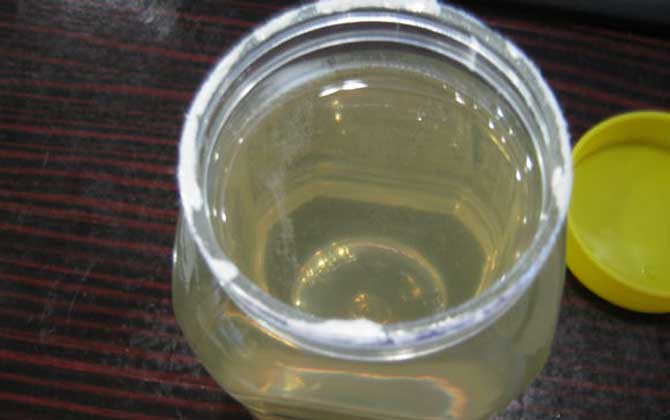 喝蜂蜜水有很多好處,同樣也可能有壞處,關(guān)鍵在于喝法正不正確! 蜂蜜水