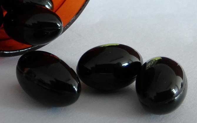 蜂膠吃多久要停一下?蜂膠長期服用才有效,但必須要適時(shí)適量! 蜂膠