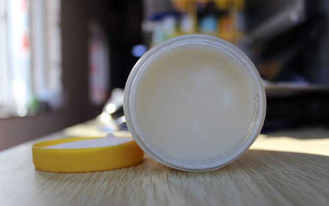 蜂蜜結晶是摻了白糖嗎?肯定不是,結晶是真蜂蜜固有的物理特性! 蜂蜜結晶