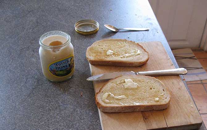 蜂蜜減肥法可靠嗎?正確食用能減肥,但長期過量食用則反而增肥! 蜂蜜