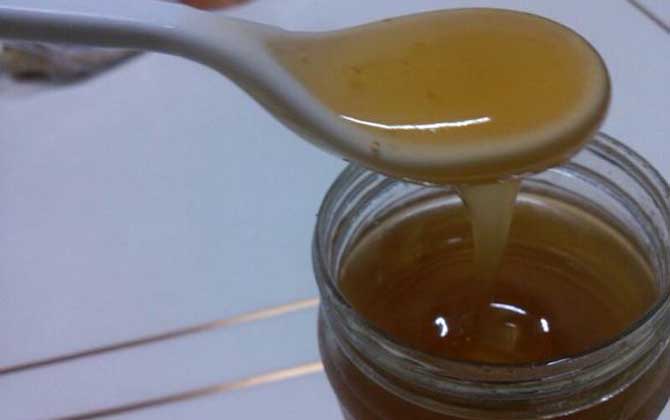 牛奶加蜂蜜有什么功效?不但能安神助眠,對緩解痛經也極為有效! 蜂蜜