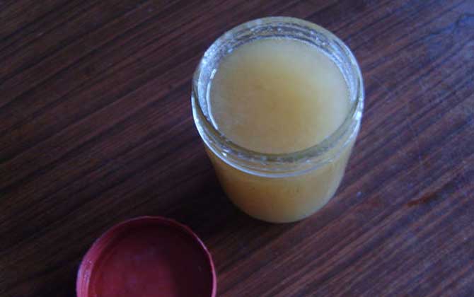 牛奶可以加蜂蜜嗎?完全沒有任何問題,二者搭配后營養更能互補! 蜂蜜