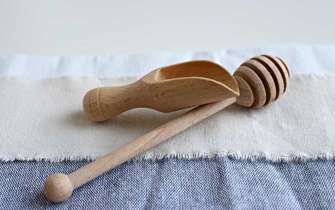 檸檬蜂蜜水什么時候喝最好?切勿空腹喝,否則極易導(dǎo)致胃酸過多! 蜂蜜