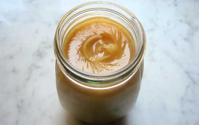 如何鑒別蜂蜜的真假?可從這5個(gè)方面來鑒別,讓假蜂蜜無處遁形! 蜂蜜