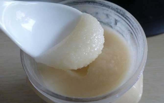 什么蜂蜜才是好蜂蜜??jī)蓚€(gè)點(diǎn),一是由花蜜釀成,二是完全釀成熟! 蜂蜜