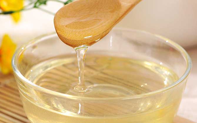 洋槐蜂蜜有什么功效與作用?經常喝洋槐蜂蜜,這7個好處跑不了! 洋槐蜂蜜