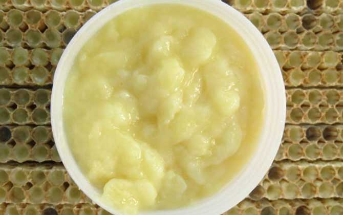 吃蜂王漿一個月后感覺怎么樣?不但體質會變強,膚質也會變好! 蜂王漿