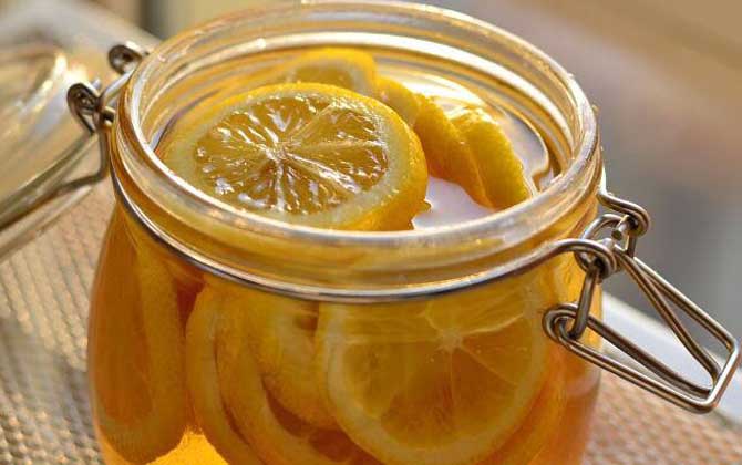 蜂蜜檸檬的腌制方法,像這樣做蜂蜜腌檸檬,既簡單又好吃! 蜂蜜腌檸檬