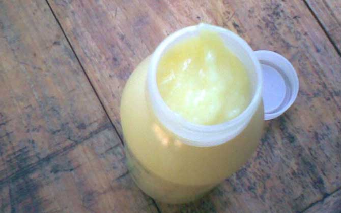 蜂王漿吃了容易得癌是真的嗎?假的,實際上蜂王漿還能抗癌! 蜂王漿