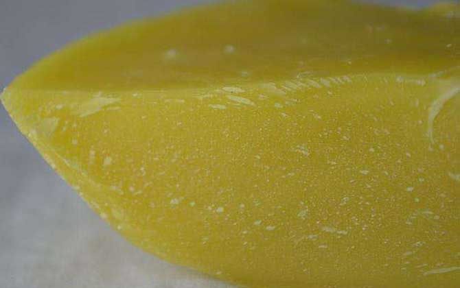 蜂蠟的作用與功效及吃法,正確食用能美容,過量食用反而有害! 蜂蠟