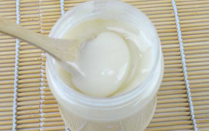 椴樹蜜的功效與作用及食用方法 椴樹蜜