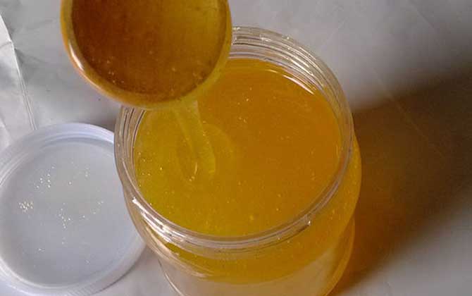 蜂蜜加鹽的作用與功效及簡(jiǎn)單做法 蜂蜜