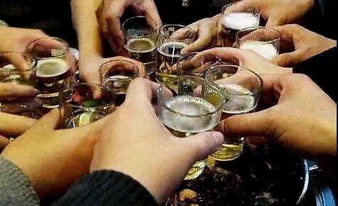 酒后蜂蜜水的正確喝法(酒后喝蜂蜜水的效果和用處) 酒后蜂蜜水的正確喝法(酒后喝蜂蜜水的效果和用處)