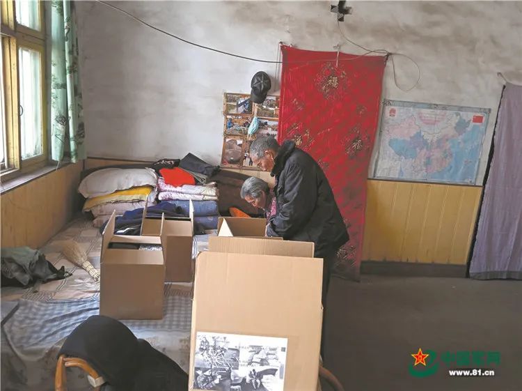 八旬老人寄出數(shù)萬條圍巾，收貨地幾乎覆蓋所有邊關(guān)……