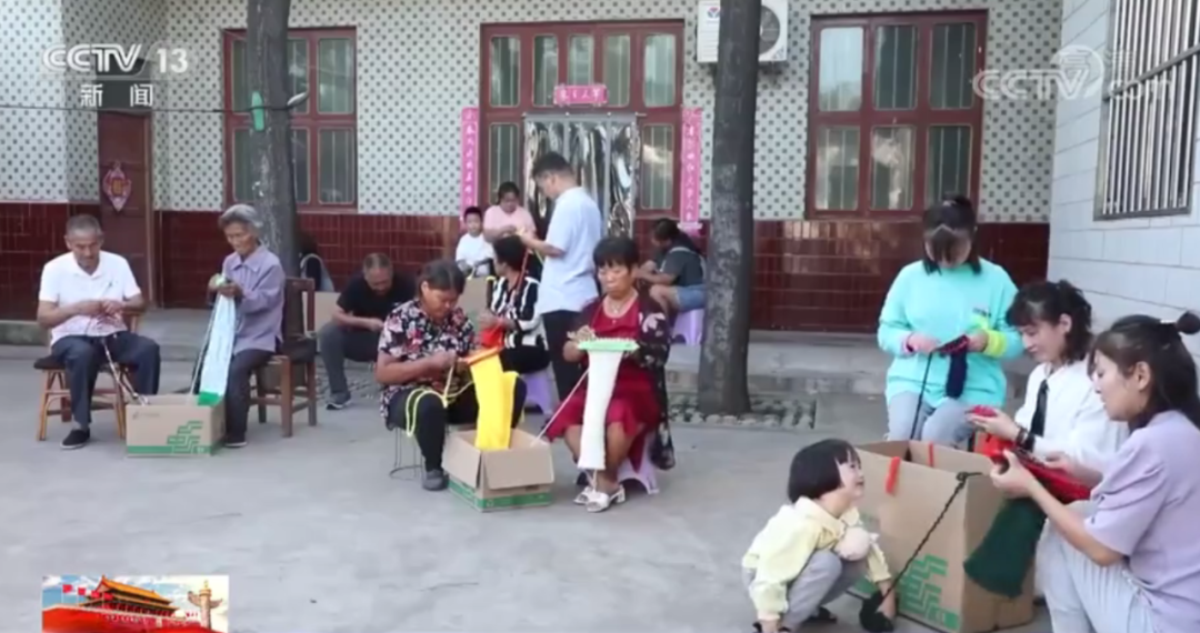 八旬老人寄出數(shù)萬條圍巾，收貨地幾乎覆蓋所有邊關(guān)……