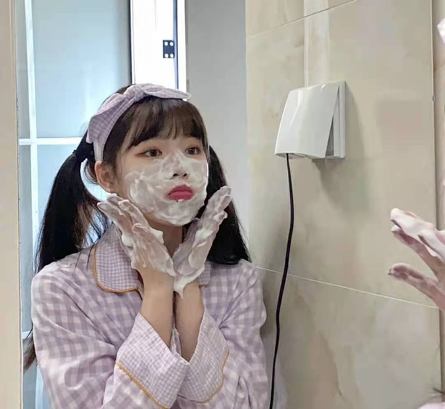 油性皮膚毛孔粗大怎么辦 面部皮膚油膩?學(xué)會(huì)這3個(gè)洗臉小技巧,讓你遠(yuǎn)離“毛孔粗大”煩惱