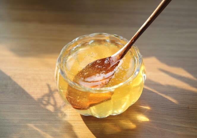 枇杷蜜和龍井茶一起沖泡行嗎(龍井茶可以加蜂蜜嗎) 枇杷蜜和龍井茶一起沖泡行嗎(龍井茶可以加蜂蜜嗎)