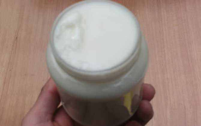 東北黑蜂椴樹雪蜜為什么是固體的(椴樹蜜結(jié)晶后很硬是假的嗎) 東北黑蜂椴樹雪蜜為什么是固體的(椴樹蜜結(jié)晶后很硬是假的嗎)