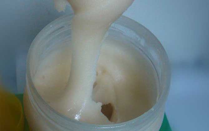 東北黑蜂椴樹雪蜜為什么是固體的(椴樹蜜結(jié)晶后很硬是假的嗎) 東北黑蜂椴樹雪蜜為什么是固體的(椴樹蜜結(jié)晶后很硬是假的嗎)