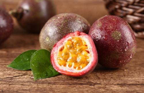 百香果不能和什么一起吃(百香果的功效和作用及禁忌) 百香果不能和什么一起吃(百香果的功效和作用及禁忌)