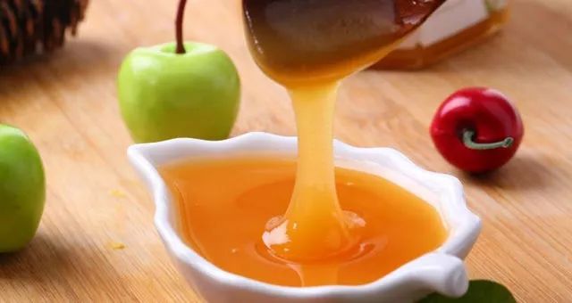 假蜂蜜是怎么做出來的?有毒嗎?(教你鑒別真假蜂蜜) 假蜂蜜是怎么做出來的?有毒嗎?(教你鑒別真假蜂蜜)