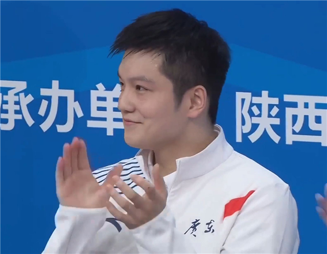 樊振東逆轉戰勝馬龍 鄧亞萍批評奏效!樊振東開竅逆轉奪冠,原來擊敗馬龍靠的就這兩招