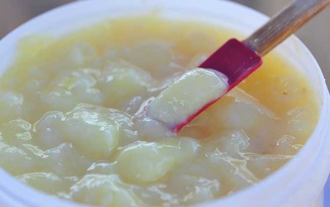 蜂王漿市場(chǎng)價(jià)是多少（最新蜂王漿價(jià)格多少錢一斤）