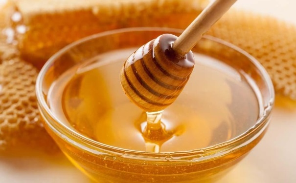 夢見吃蜂蜜是什么預(yù)兆（做夢夢見吃蜂蜜是什么意思）