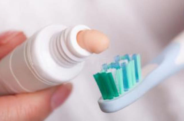 馬蜂蟄了腫了涂什么藥處理？（什么藥消腫止癢效果好）