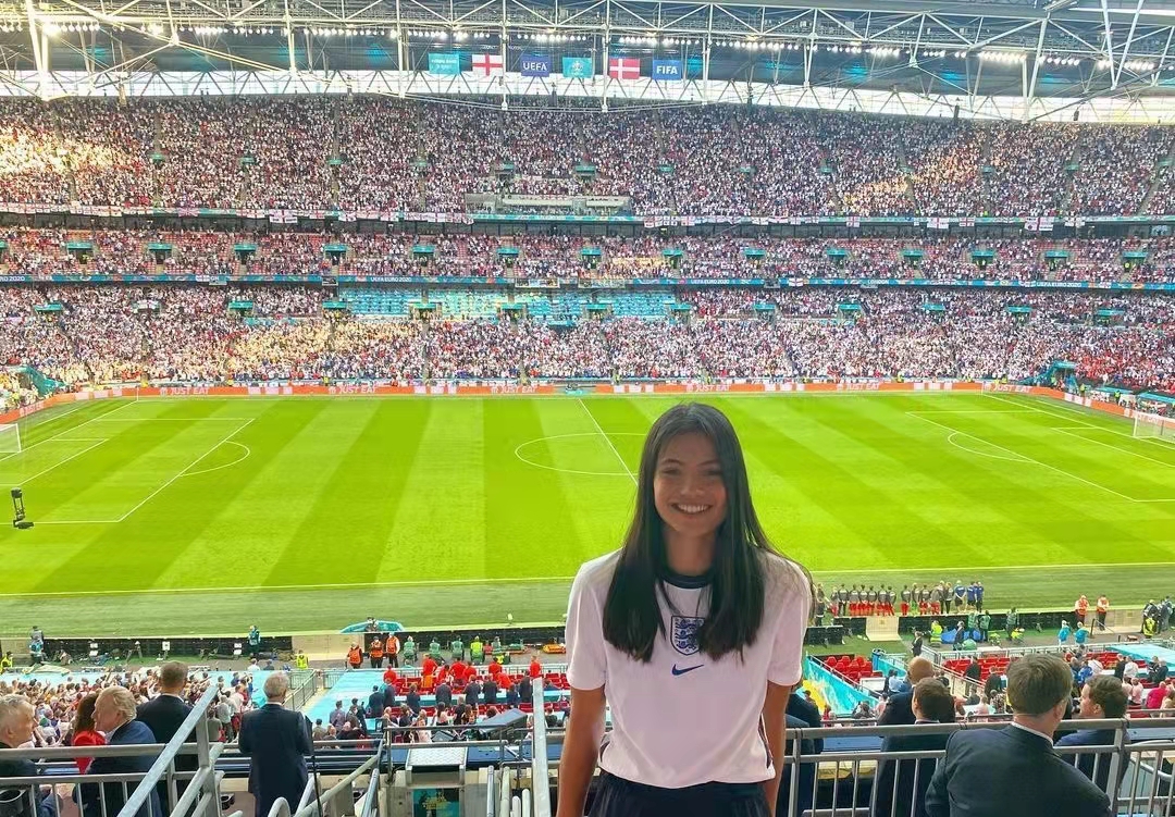 18歲華裔小將美網(wǎng)奪冠！高顏值被指似選美冠軍，開口東北話太親切