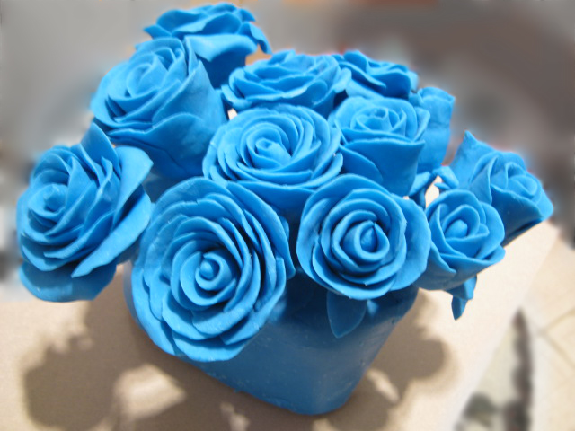 藍(lán)玫瑰的含義是什么意思（藍(lán)玫瑰的花語(yǔ)和象征）