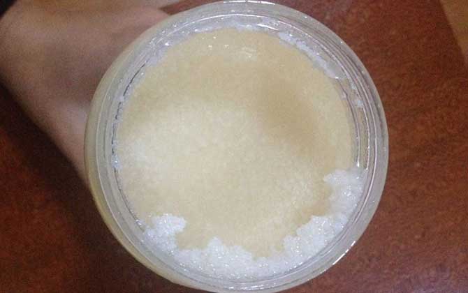 蜂蜜結晶是怎么回事？別擔心，這是正常現象，要恢復也非常簡單！