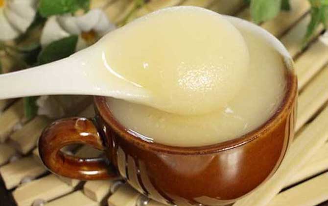 椴樹蜜的禁忌有哪些？除了不能過(guò)量食用，還要嚴(yán)格控制好食用量！