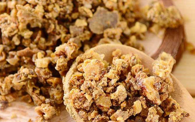 假蜂膠是怎么做出來的？